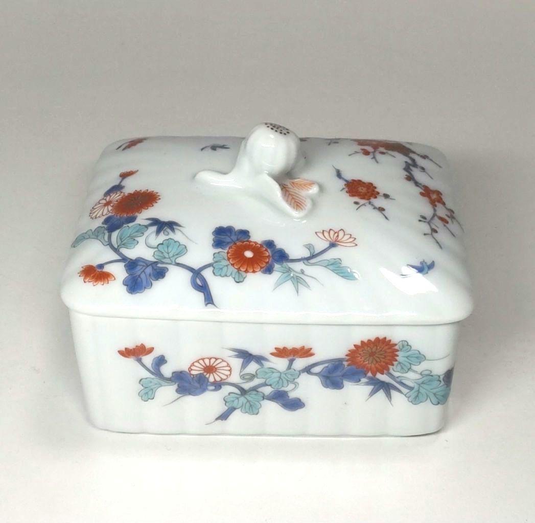 美品 深川製磁 蓋物 色絵花鳥紋 廃盤 希少