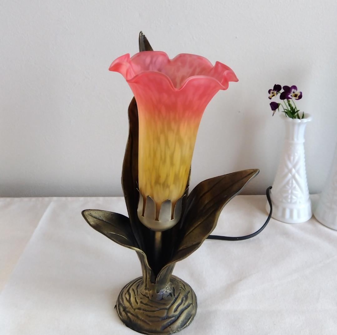 アンティーク リリー テーブルランプ フラワーシェード