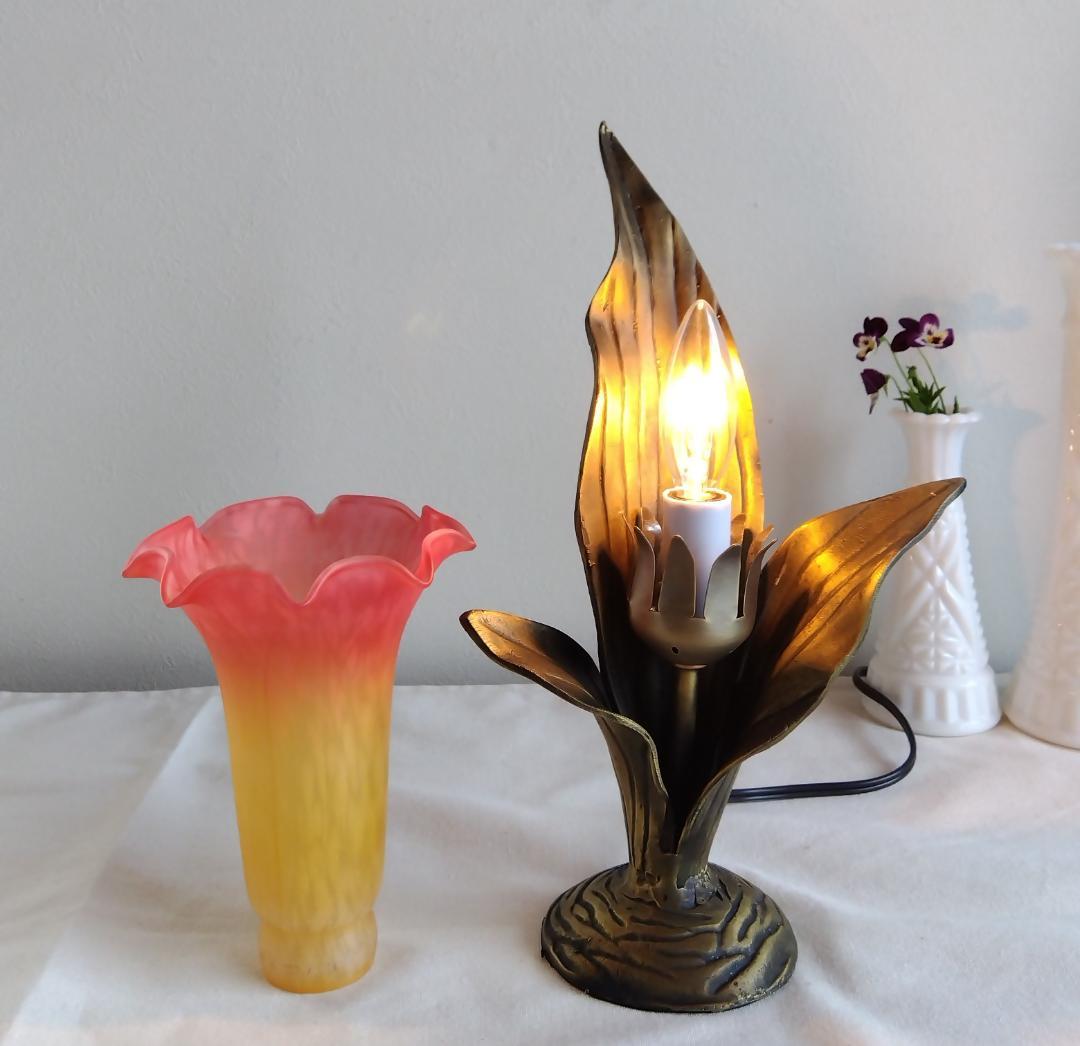 アンティーク リリー テーブルランプ フラワーシェード