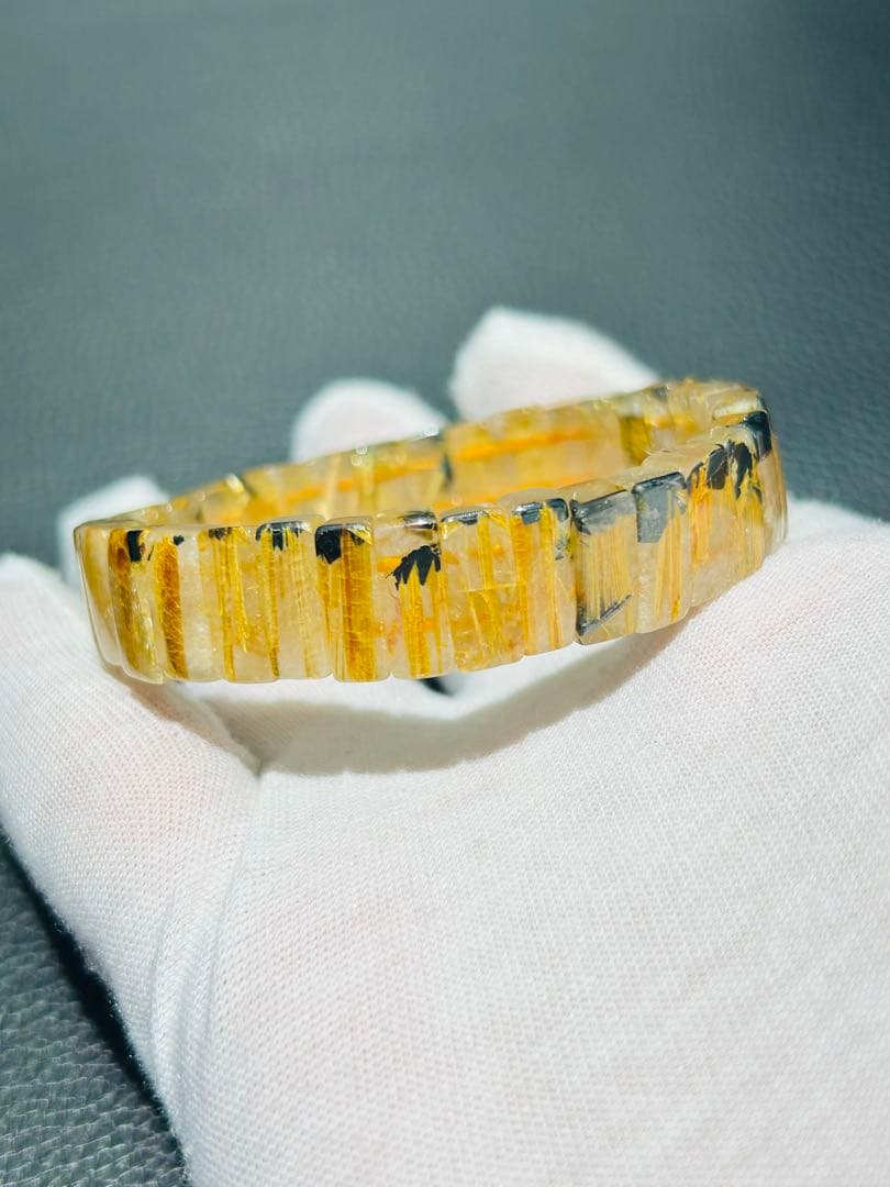 【お値下げ中】高品質 タイチンルチル ゴールド バングル　 贈答用箱付き