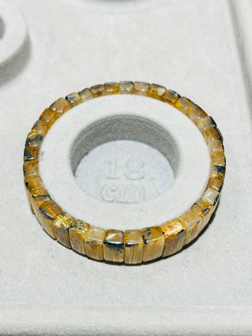 【お値下げ中】高品質 タイチンルチル ゴールド バングル　 贈答用箱付き