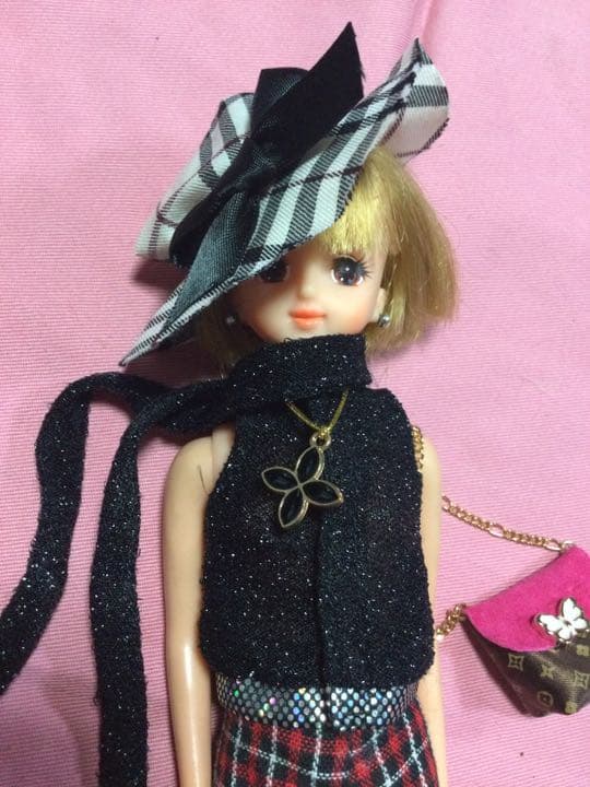 タカラ　ヘソ出し　モデルルックスでオシャレなジェニー　可愛い❤️