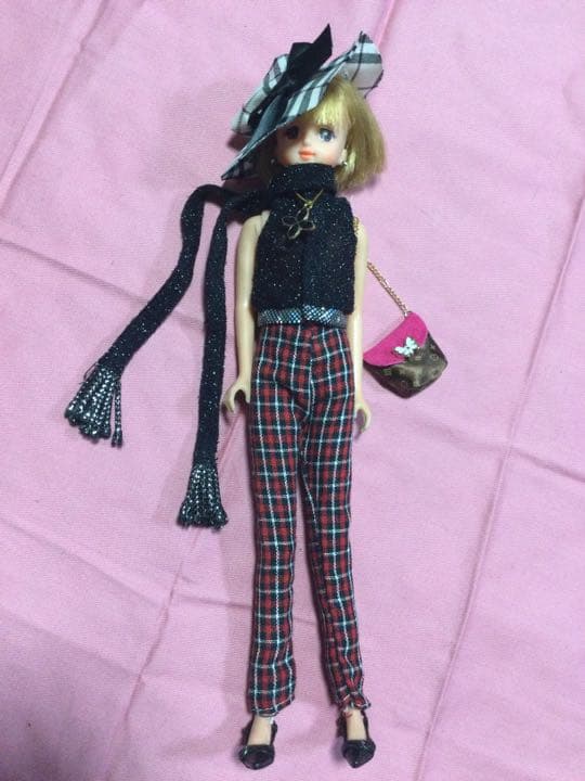 タカラ　ヘソ出し　モデルルックスでオシャレなジェニー　可愛い❤️