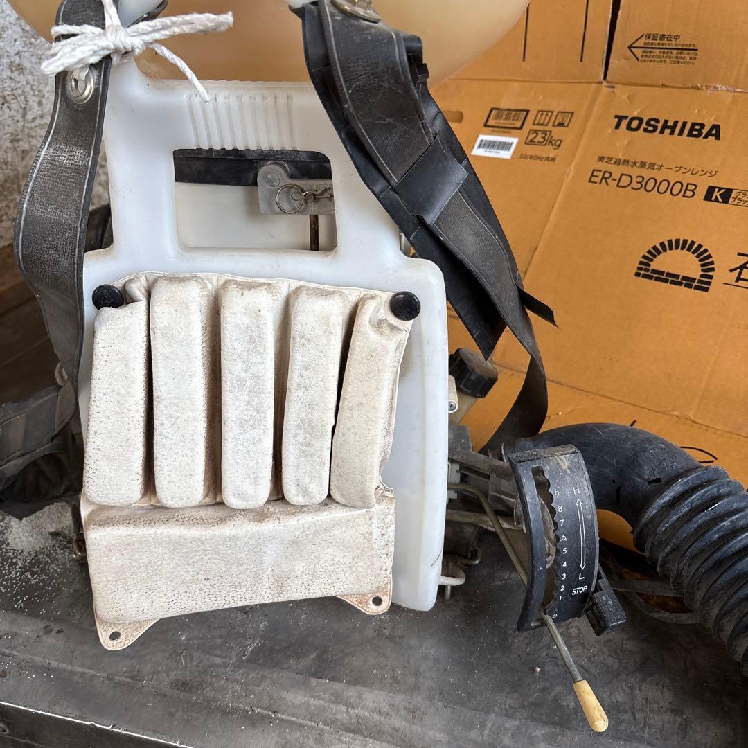 丸山　背負動力散布機　MD3020