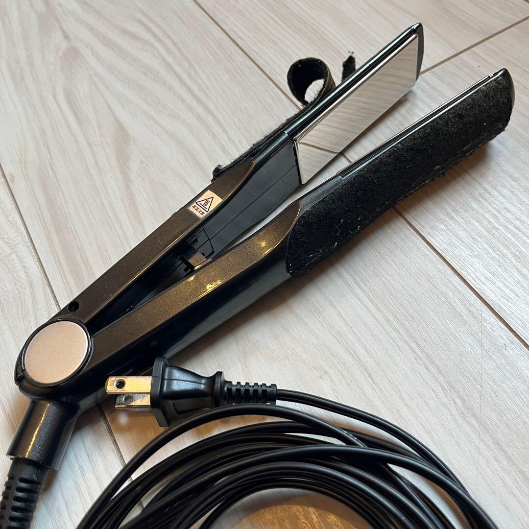 【ジャンク／使用不可／危険の可能性あり】ヘアオペ　プラチナ輝髪アイロン　ブラック