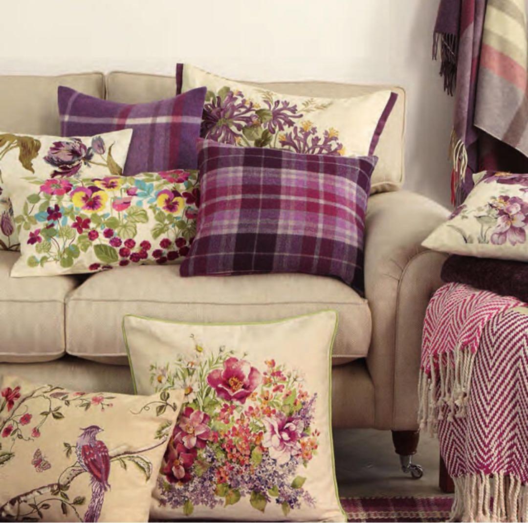 ローラアシュレイ マルホランドウールクッション/グレープ　フェザー中身付き