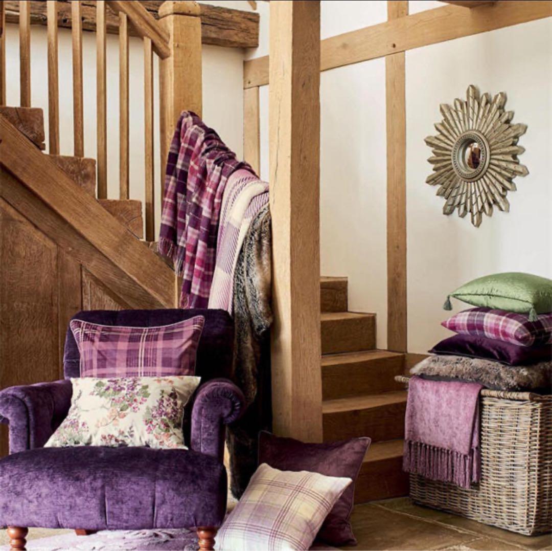 ローラアシュレイ マルホランドウールクッション/グレープ　フェザー中身付き