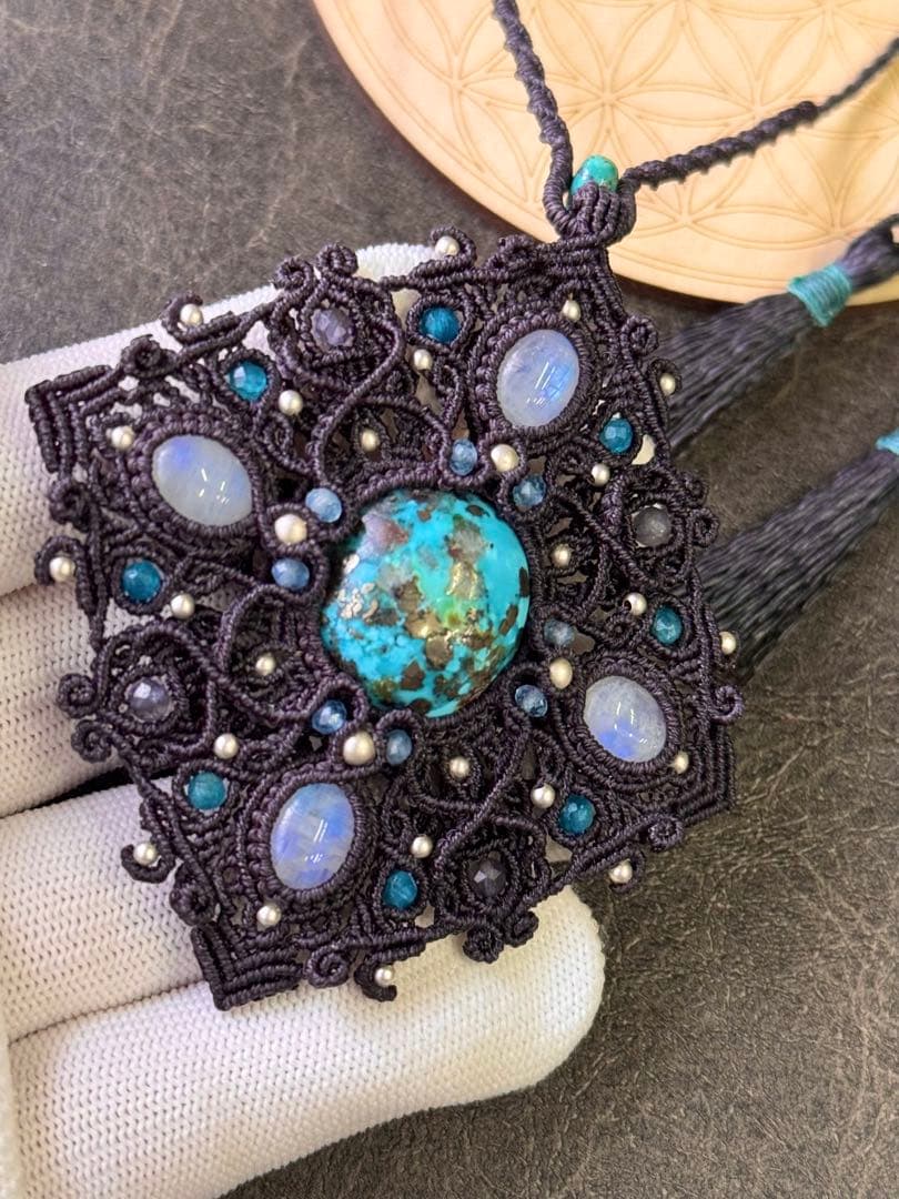 レア☆パイライト入りペルシアンターコイズ＆ムーンストーンのマクラメ編みネックレス