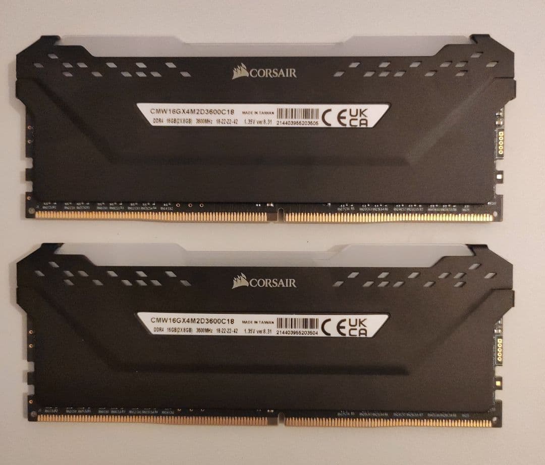 メモリー CORSAIR VENGEANCE RGB PRO DDR4 3600 16GB
