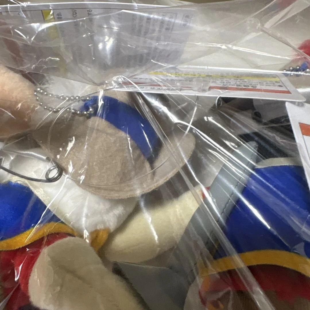 ディズニー　ミッキー ドナルド グーフィー 三銃士 ぬいぐるみバッチ ハウス