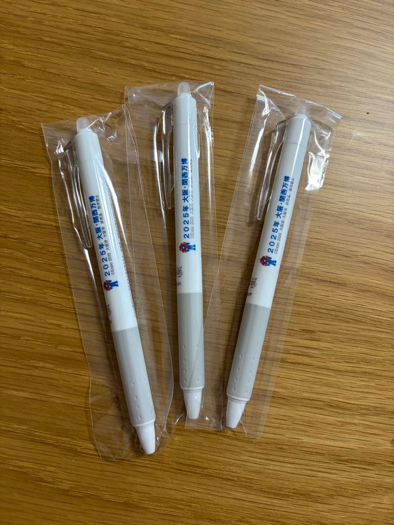 非売品　ミャクミャク　シール　アクリルキーホルダー　ボールペン　缶バッチ　セット