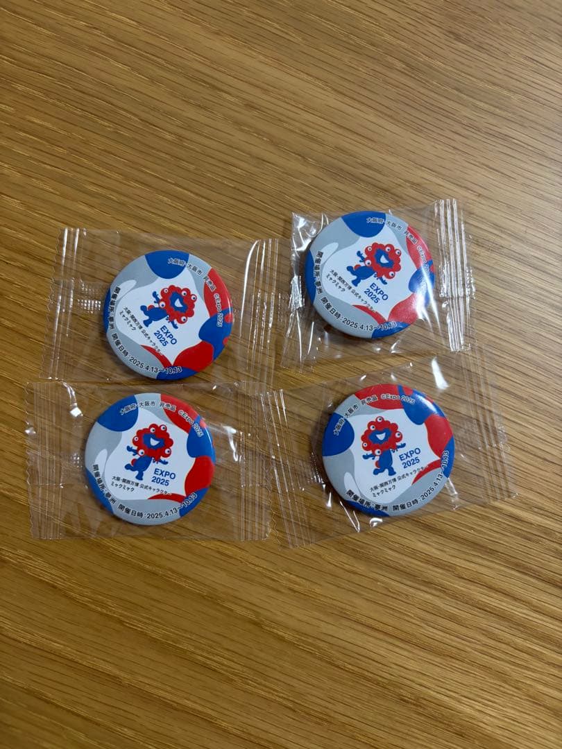 非売品　ミャクミャク　シール　アクリルキーホルダー　ボールペン　缶バッチ　セット