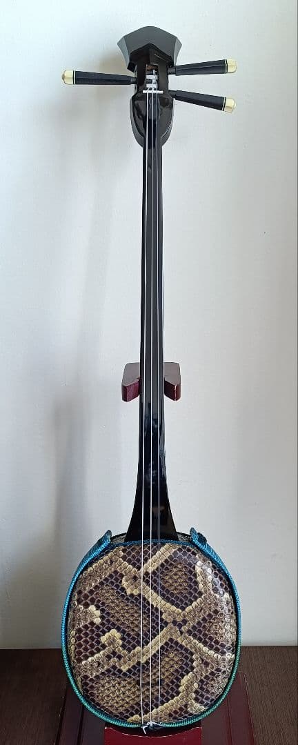 戦名工佐久本盛信作西平開鐘型三線 ※蒐集家でも一生に一度出会えるかの作品