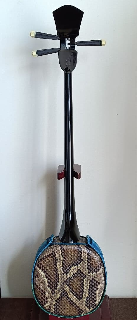 戦名工佐久本盛信作西平開鐘型三線 ※蒐集家でも一生に一度出会えるかの作品