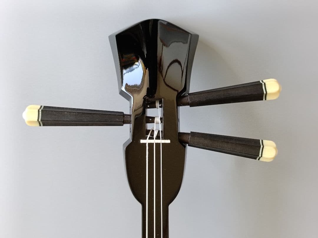 戦名工佐久本盛信作西平開鐘型三線 ※蒐集家でも一生に一度出会えるかの作品