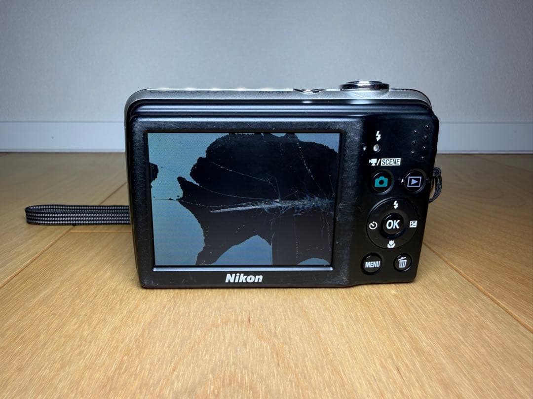 きょろ助　3点デジカメNikon COOLPIX L23 シルバ