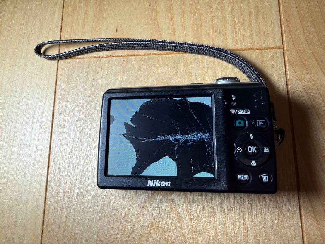 きょろ助　3点デジカメNikon COOLPIX L23 シルバ