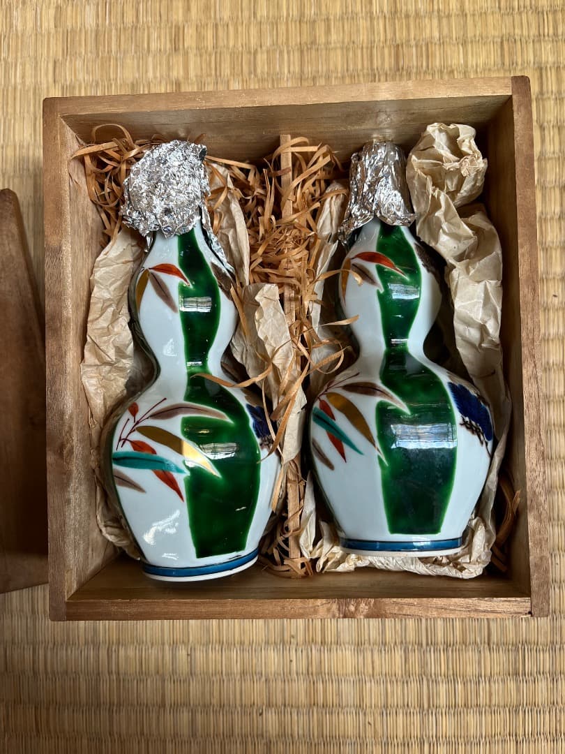 古九谷　色絵　徳利壱対　山岸政山　手描き　供箱付