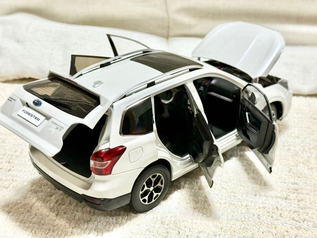 【週末お値下げ】PAUDI 1/18 スバル フォレスター XT