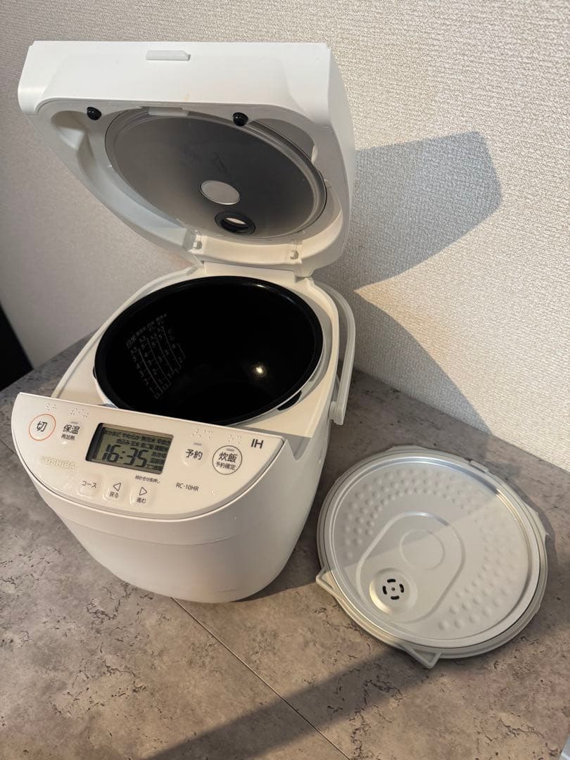 ⭐︎期間限定出品⭐︎【美品】TOSHIBA RC-10HR 炊飯器 ホワイト