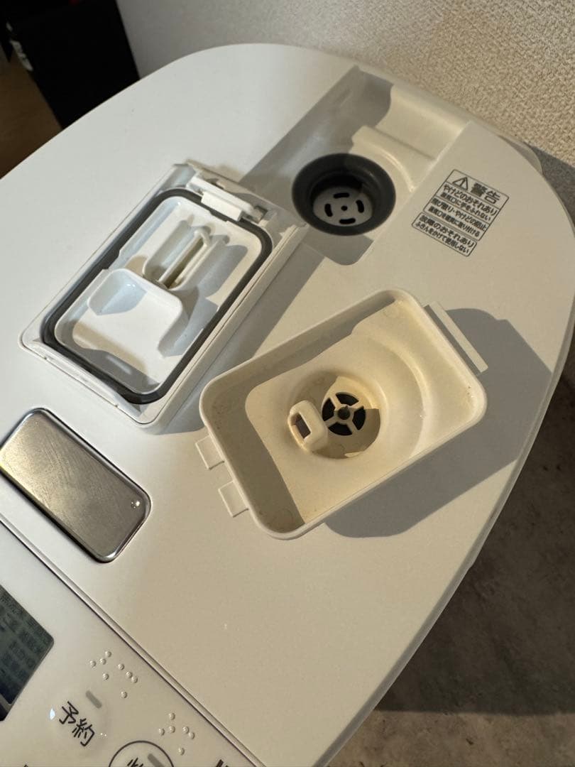 ⭐︎期間限定出品⭐︎【美品】TOSHIBA RC-10HR 炊飯器 ホワイト