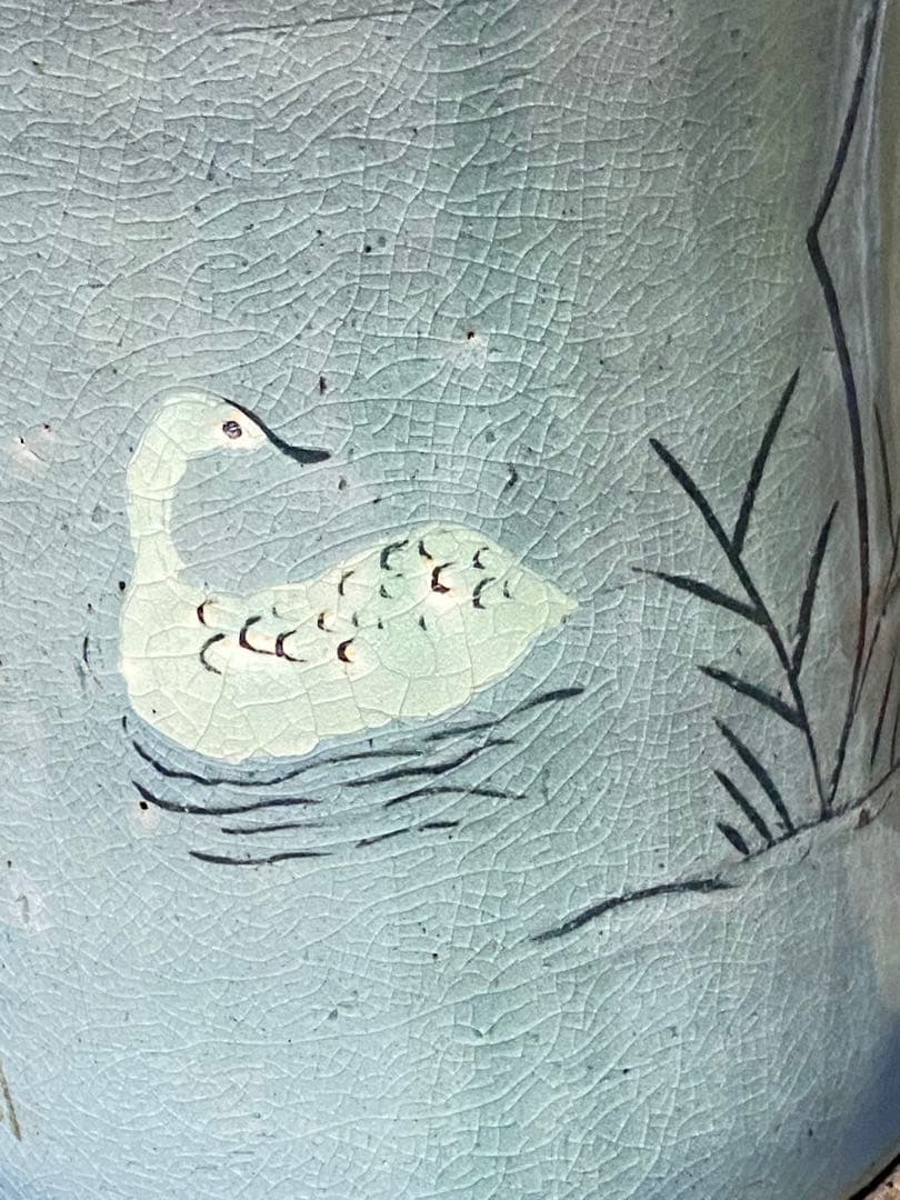 李朝青緑色の陶器製花瓶　白鳥の絵柄　世紀19