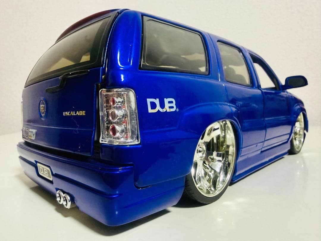 Jada/'02 Cadillacキャデラック エスカレード DUB 1/18