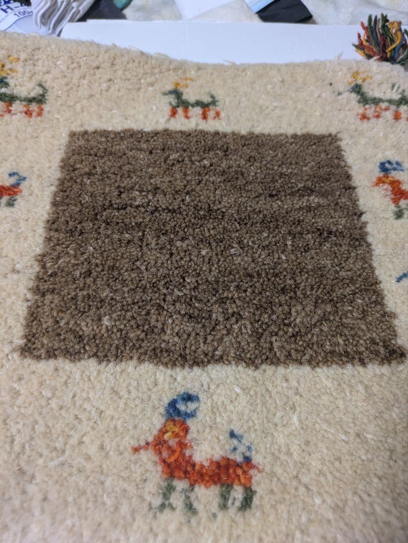 ギャベ 38cm × 38cm ウール 100%　グリーン　ベージュ　2種