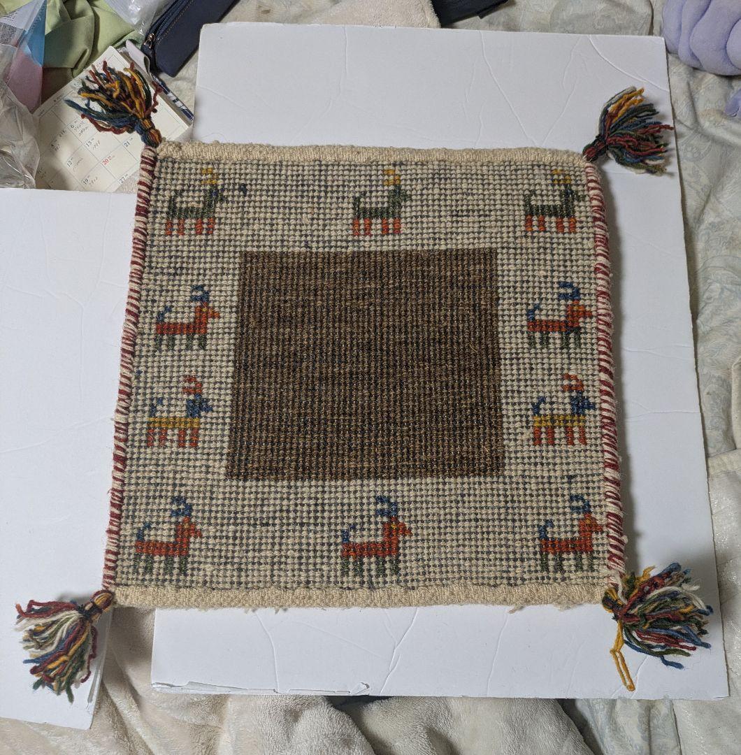 ギャベ 38cm × 38cm ウール 100%　グリーン　ベージュ　2種