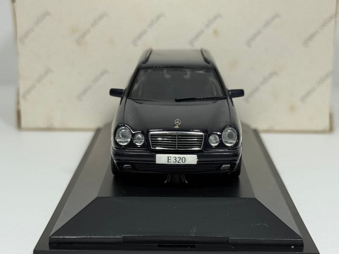 ISELVS 専用1/43 メルセデス ベンツ Eクラス Tモデル E320