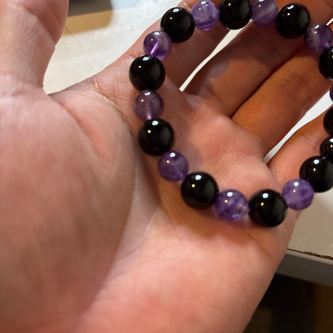 モリオンとアメジストとスギライトたんで魔除けが最強化したかも！綺麗！