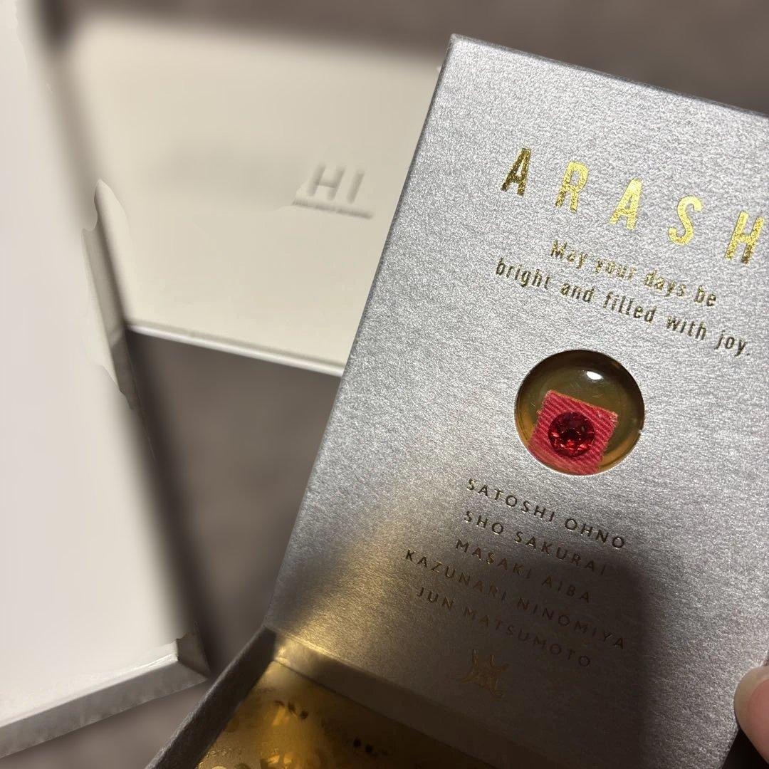 ㅤARASHI 5×20　ファンクラブ限定　スワロフスキー　レッド