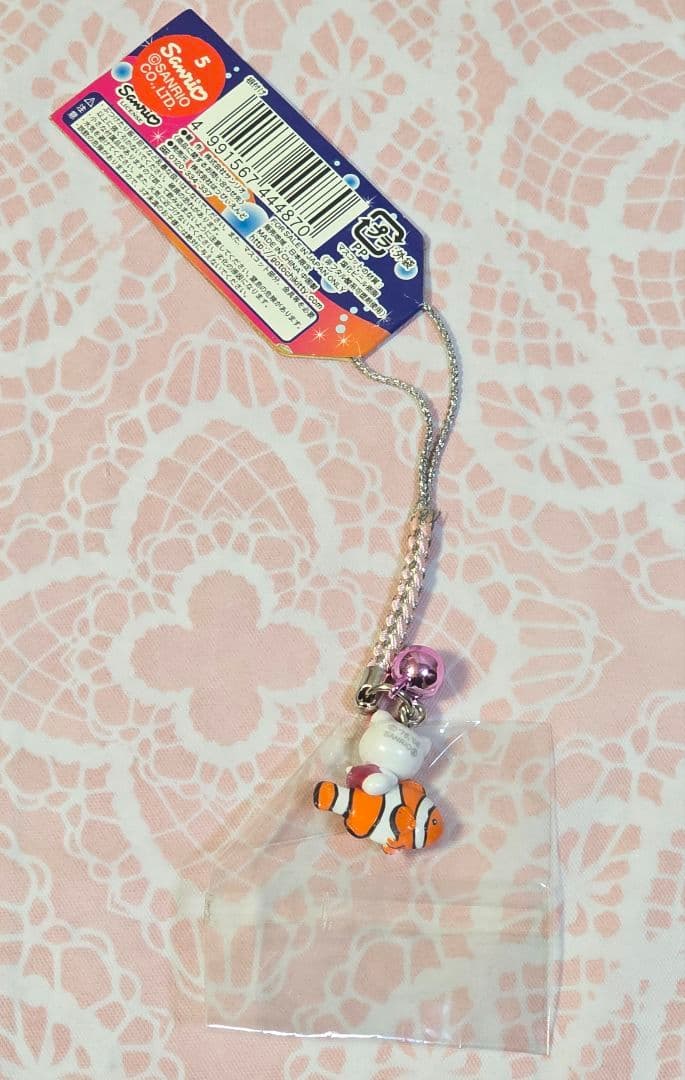 週末お値下げ【未使用】ご当地キティ♥️沖縄限定クマノミ　シャーペンとストラップ