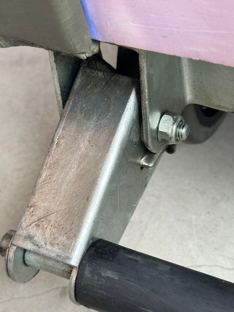 台車(フットブレーキ付き)押していて静かです！300kg