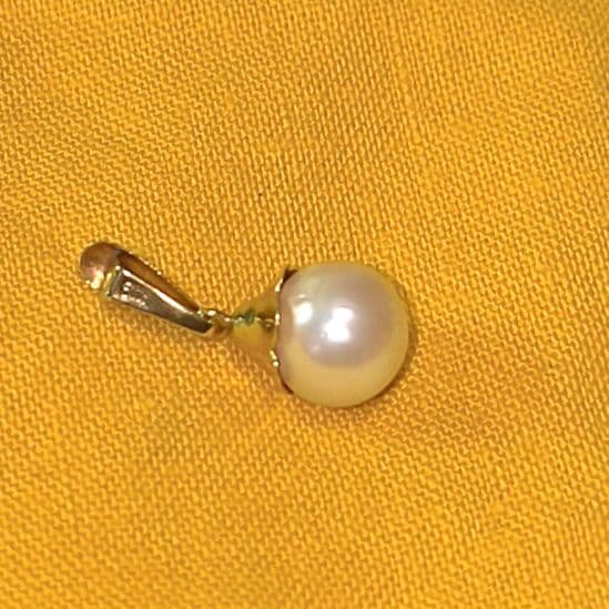 （本物）ホワイト真珠ペンダント「K18パール付Top総重量0.6g」K18金