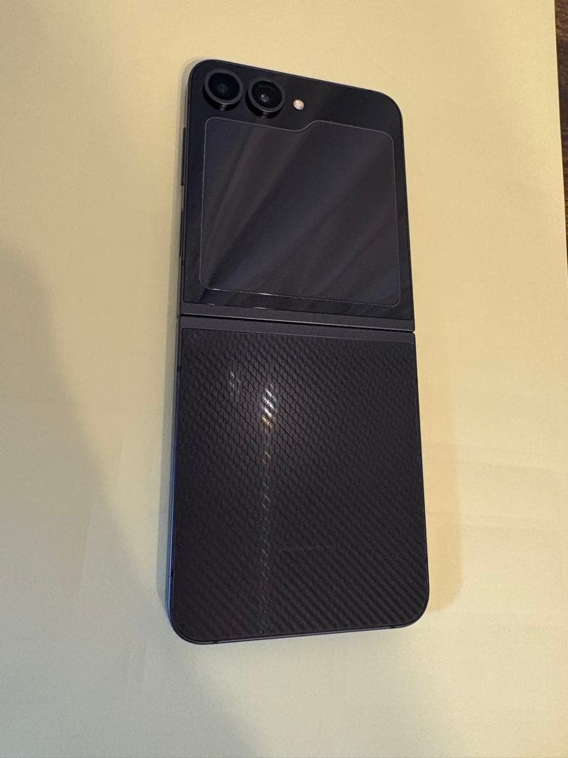 Samsung Galaxy Z Flip6 ブラック