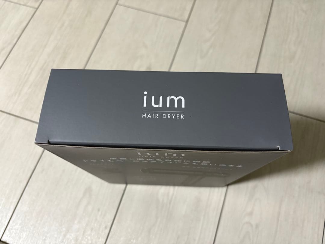 【新品】ium（イウム） ヘアドライヤー IUM-HD-K 液晶ディスプレイ付き