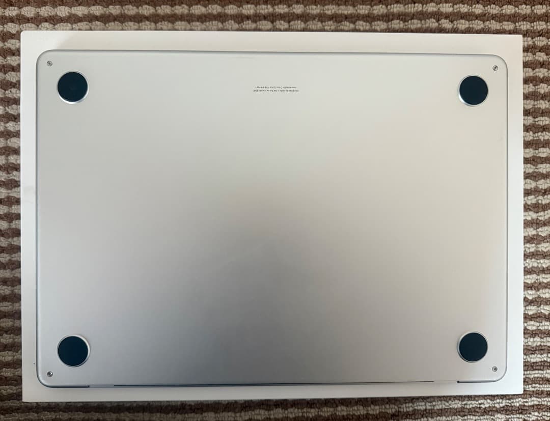 未使用近いーMacbook Air M4-16-256 Office 2024