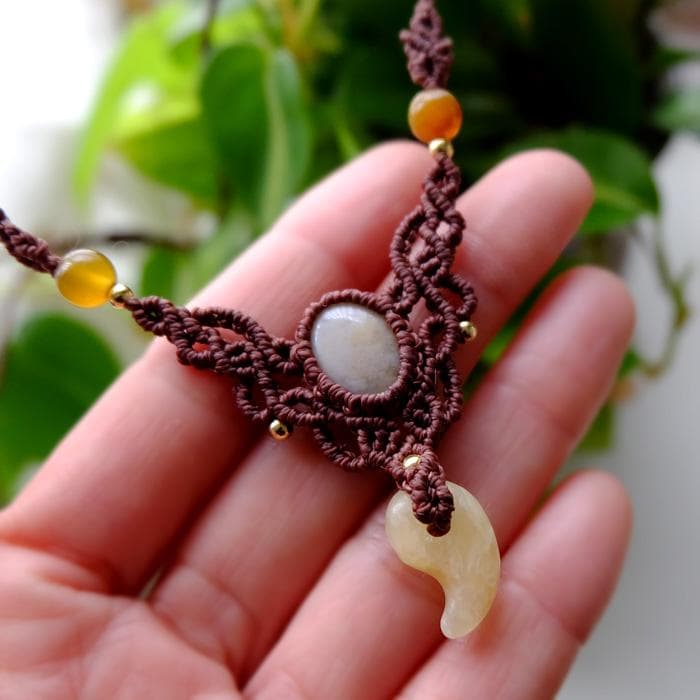 アラゴナイト 勾玉・アゲート（瑪瑙） マクラメ編みチョーカーネックレス 3807
