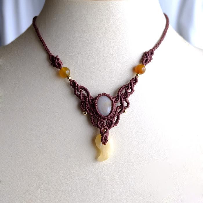 アラゴナイト 勾玉・アゲート（瑪瑙） マクラメ編みチョーカーネックレス 3807