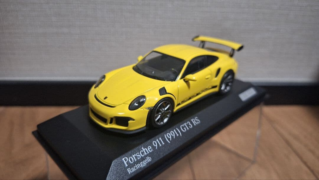 1/43 ポルシェ911 GT3 RS (991.1 レーシングイエロー)