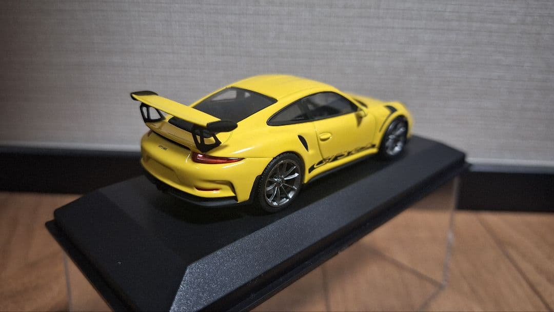 1/43 ポルシェ911 GT3 RS (991.1 レーシングイエロー)