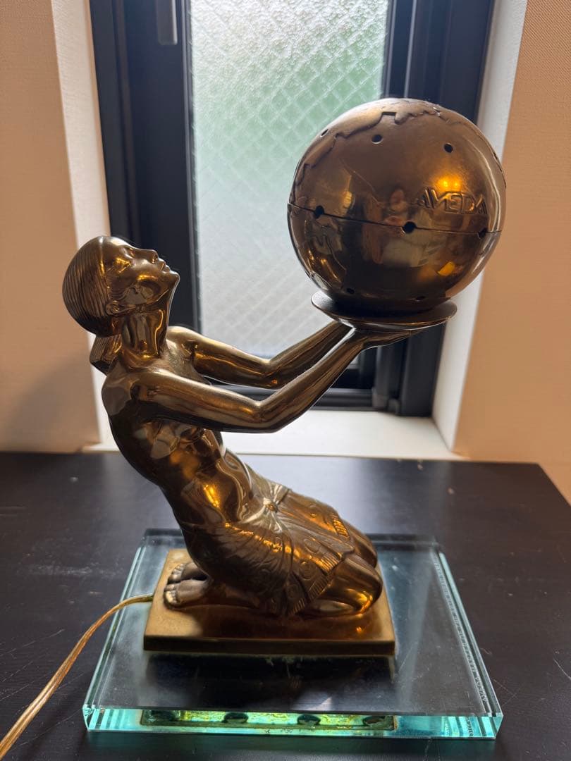 アールデコスタイル 照明付き置物