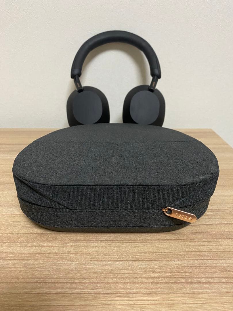 【極美品】SONY WH-1000XM5 ブラック ワイヤレスヘッドホン