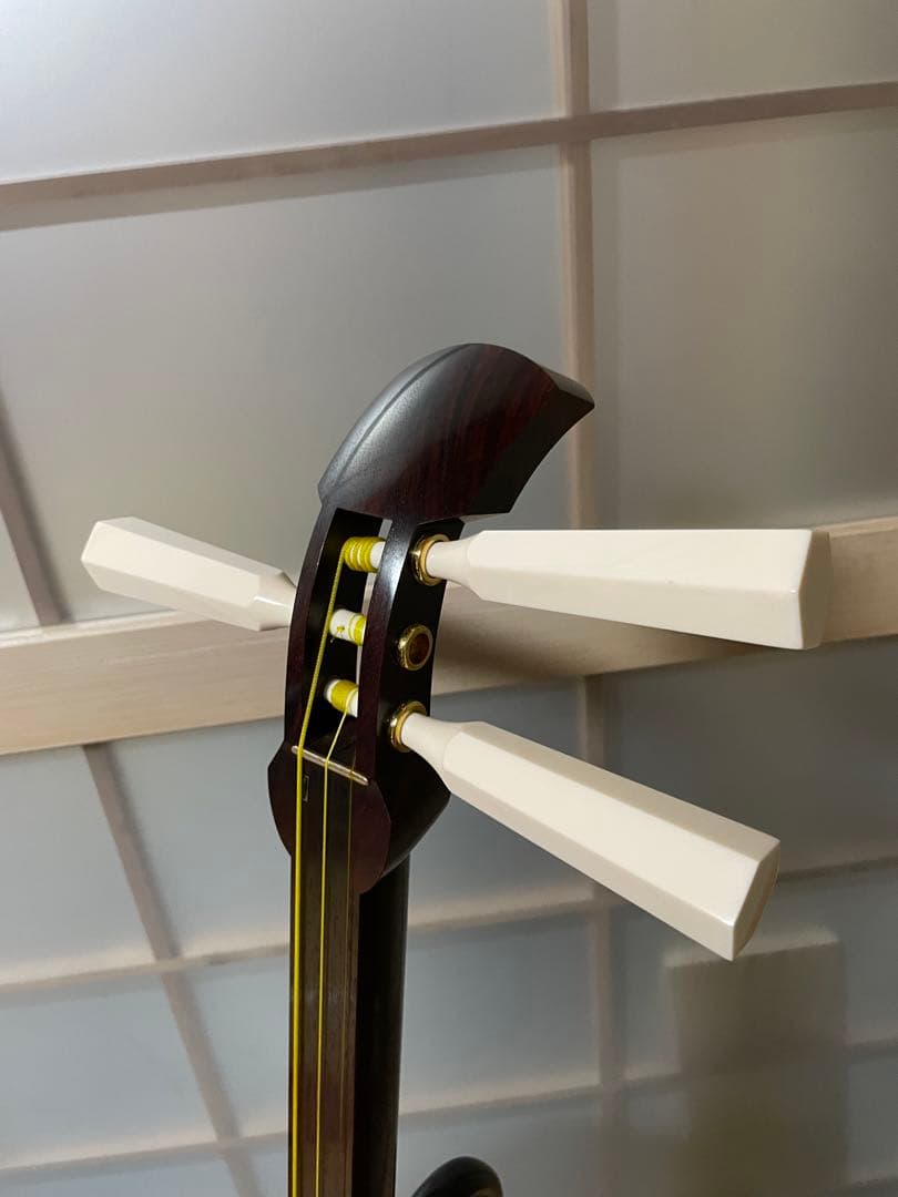 【美品カンベリ破れなし】紅木 津軽三味線 両犬皮 二本溝 太棹 ケース、布袋つき