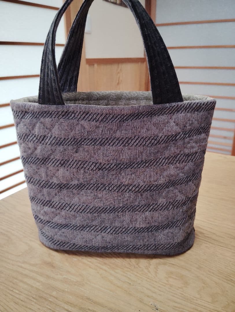 floowページです ハウスの手提げバッグ