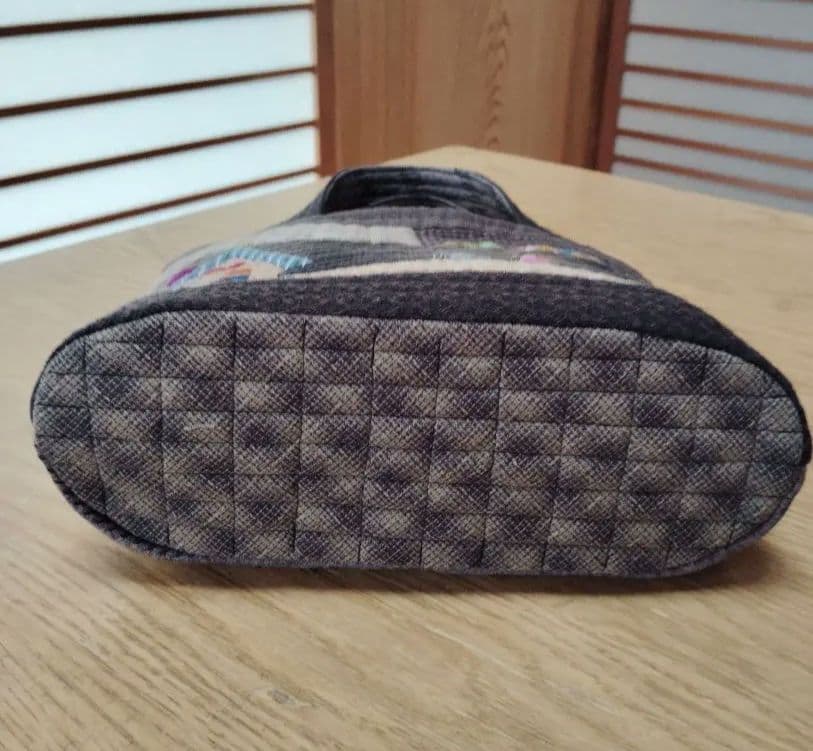 floowページです ハウスの手提げバッグ