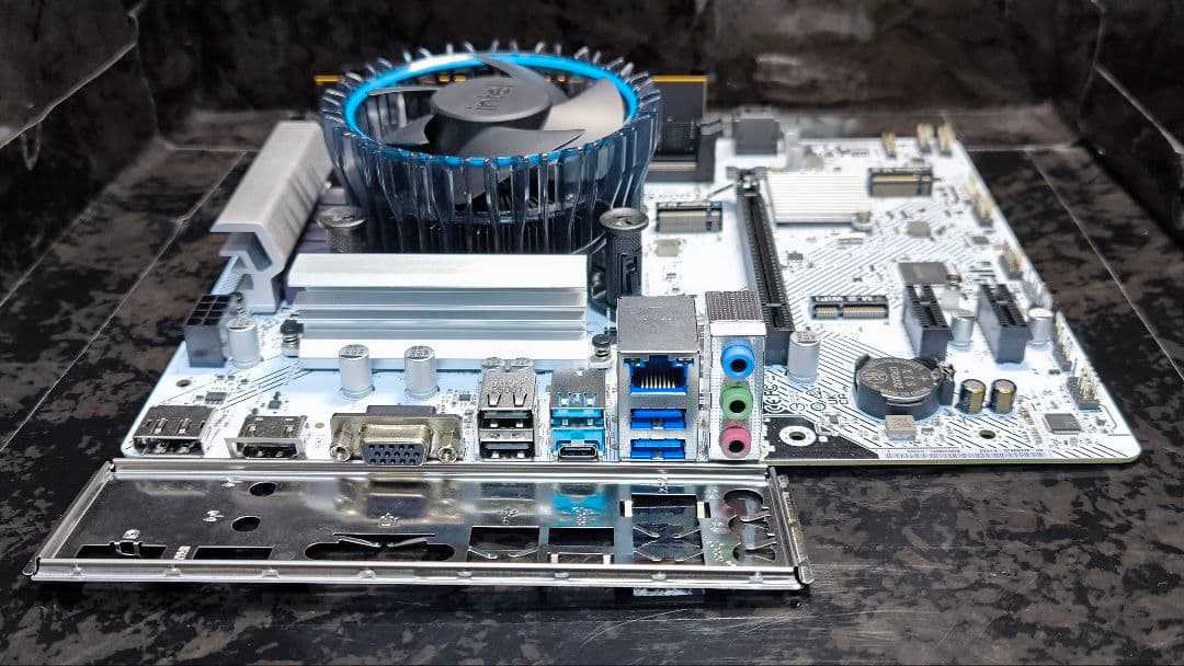 セット売り!! ASRock B760M I5-13400F DDR5 16G