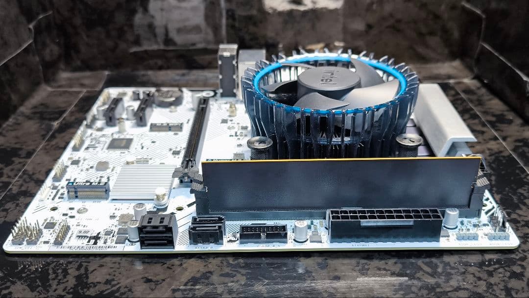 セット売り!! ASRock B760M I5-13400F DDR5 16G
