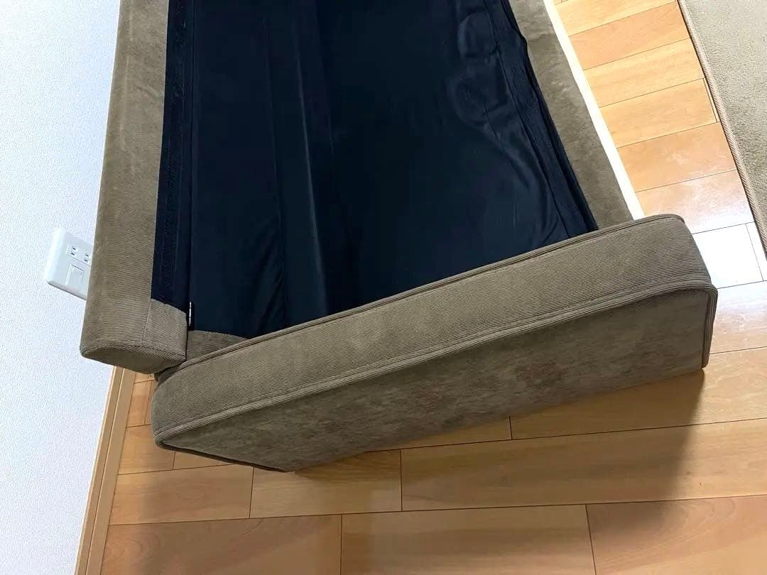 【10/25まで出品・送料込たのめるメル便】2人掛けコーデュロイソファ ブラウン